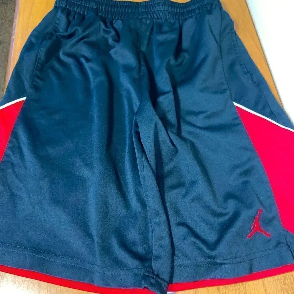 Nike air jordan athletic shorts size boys 20